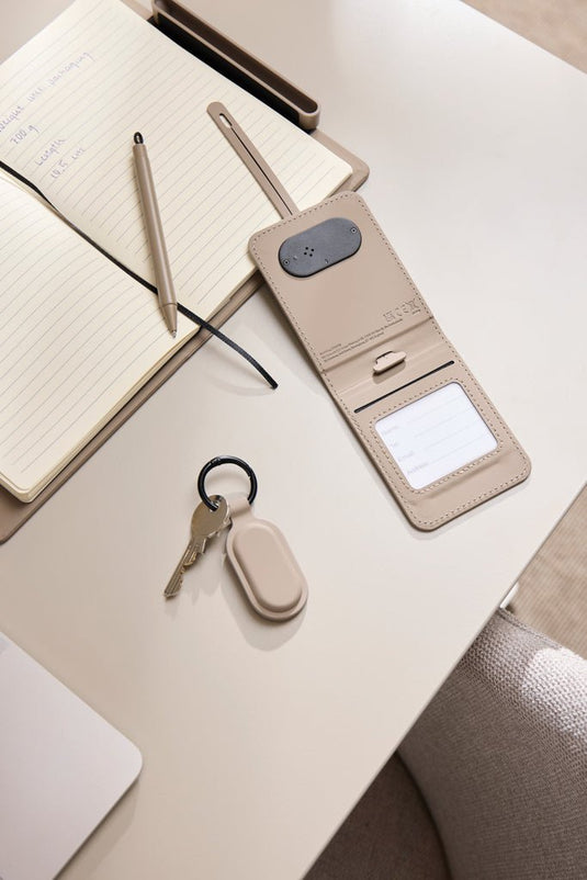 VINGA Baltimore RCS Luggage Tag With Finder Dual - Custom Wood DesignsVinga Baltimore RCS luggage tag with finder, durable plastic with ID window and attached key ring for travel accessories.Phone & Tablet accessoriesV3010319Recycled Polyurethane,Recycled ABSgreige